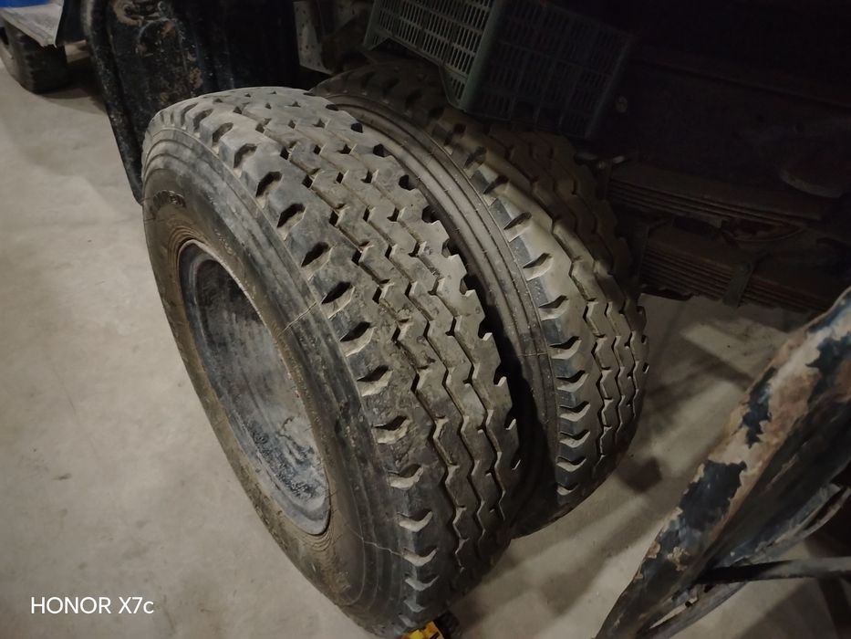 Срочно  самосвал зил сотилади 1984 йил матори яхши  янги 4 та