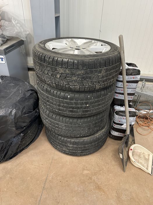 Jante Aliaj + Cauciucuri de iarna 235/55/19 Range Rover Evogue