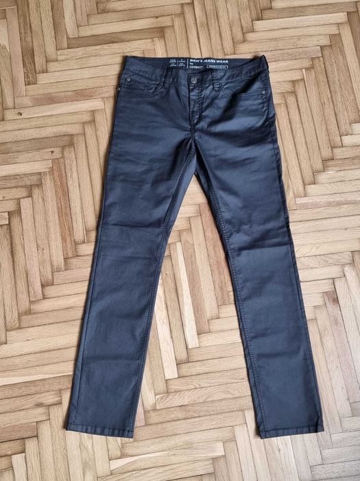 Ginsi barbati marimea S/36, aspect negru lucios