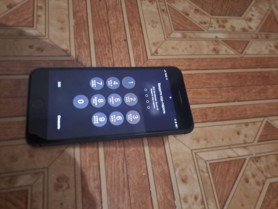 Айфон 8+  срочно