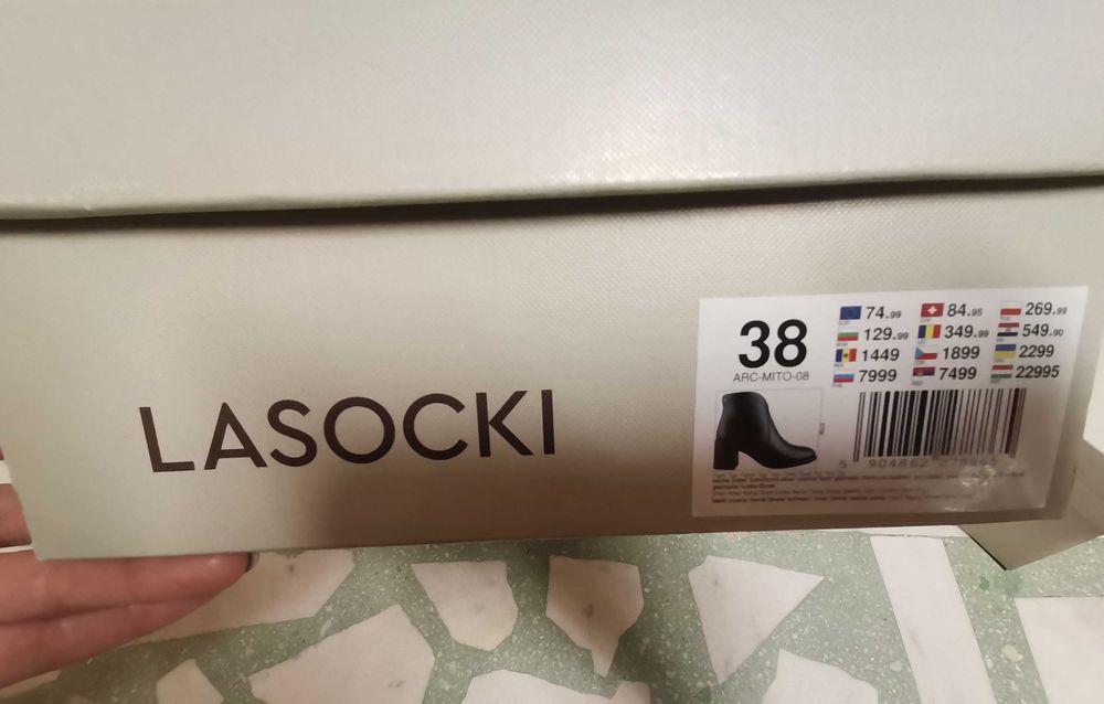 Дамски обувки Lasocki от естествена кожа, 38 номер