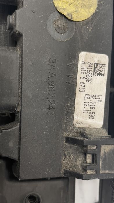 Сензор за багажник AUDI 3AA962243