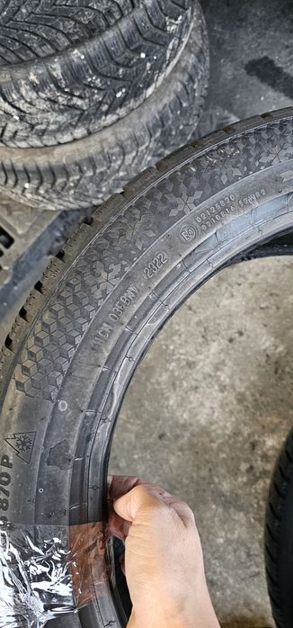 225 55 R 17 Continental iarna