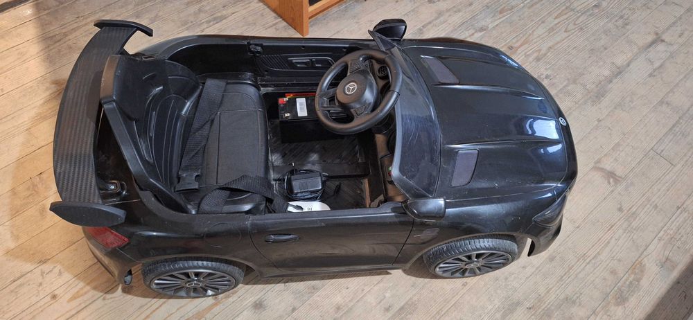 Детска акумулаторна кола