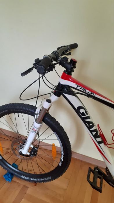 Bicicletă MTB Giant Talon 3 – 29” – frâne hidraulice – stare foarte bună
