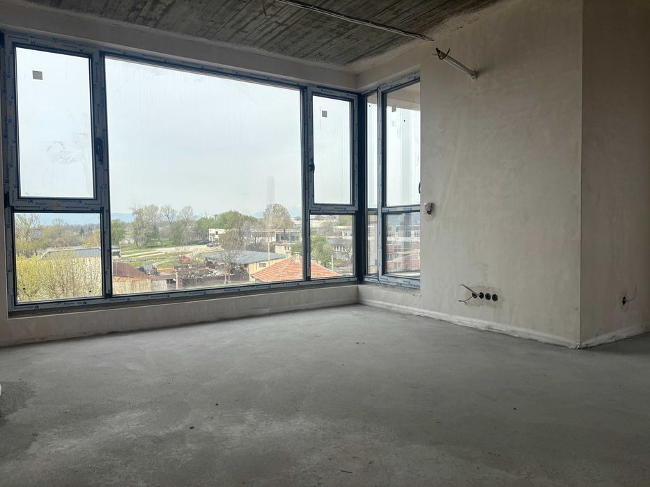 Продава се Тристаен апартамент в Карлово - 92 кв.м за 666 €/кв.м - Снимка #2