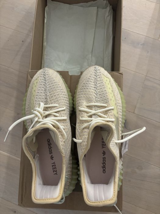 Yeezy 350 V2  41 1/3