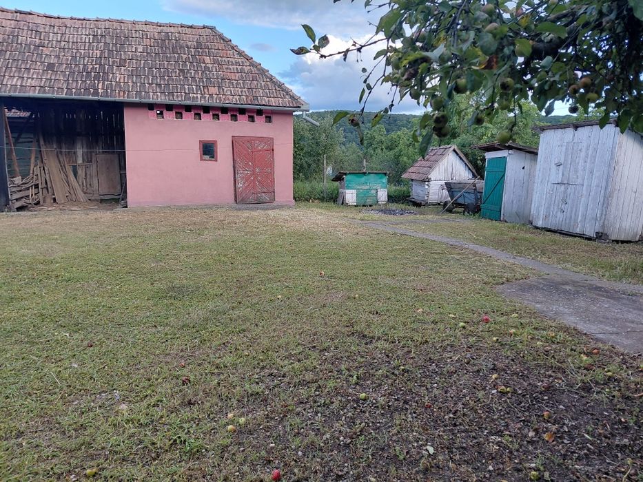 Casa de vanzare - zona rurala linistita