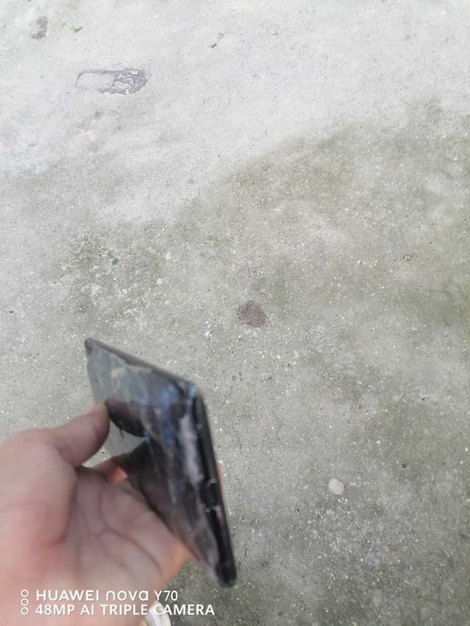 Sony xperia XZ3 sotiladi