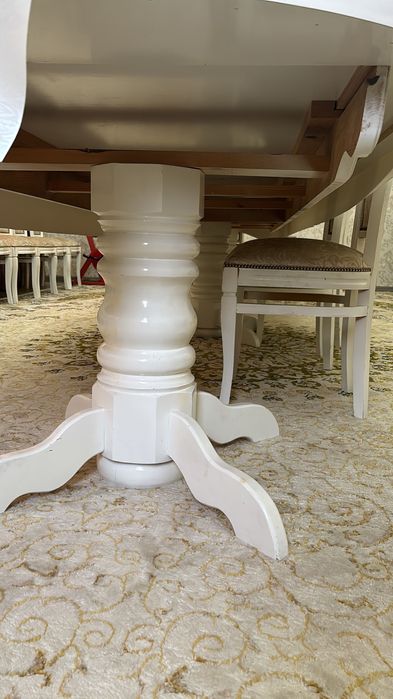 6меирлік стол мен орындцқиары сатылады