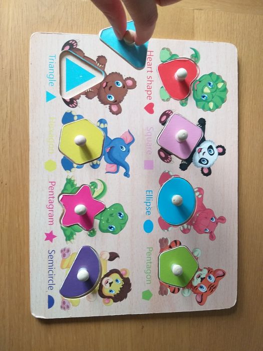 Puzzle educational din lemn cu animale si forme geometrice