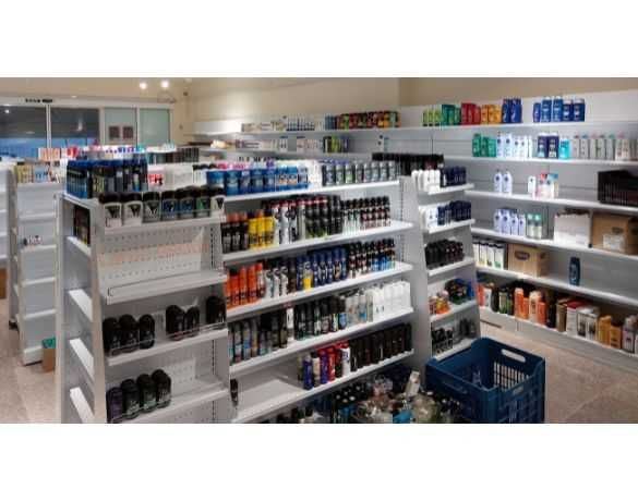 Метални стелажи за стена и остров за козметика и аптека, налични