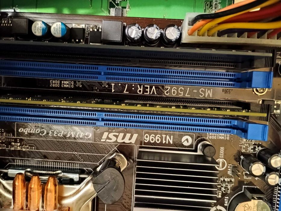 Vând/schimb Macro System Casablanca S 2000 Media Computer retro pc lga775 ddr2/3 racire pasiva  HTPC desktop case