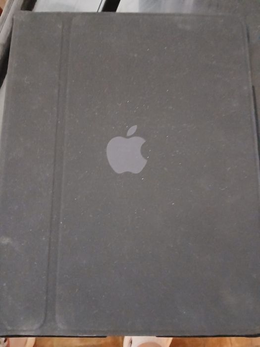 Vând tableta Apple