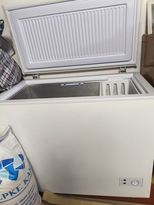 Морозильная камера "Бирюса 210 KX"