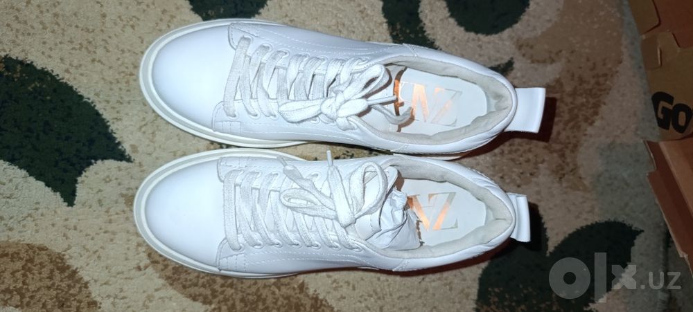 Продаются Кроссовки Zara