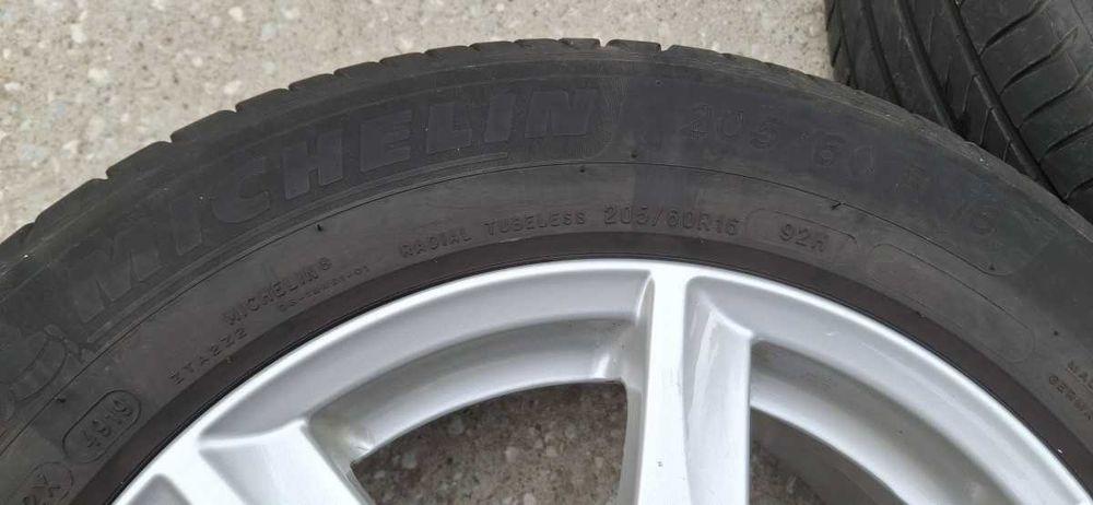 Летни гуми MICHELIN Primacy 4 - 205/60-16" като нови 2020г.