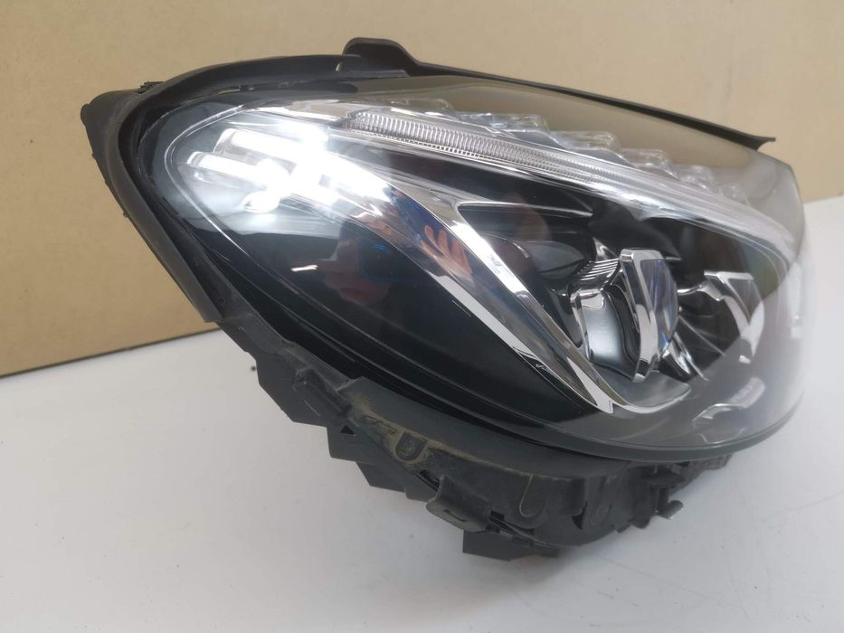Мерцедес-Бенц C-Класа / Mercedes-Benz C-Class W205/S205/C205 Дясна све