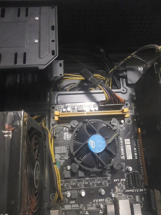 Kompyuter komplekt sotiladi