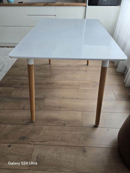 Стол кухонный из  МДФ. Размер 120*70