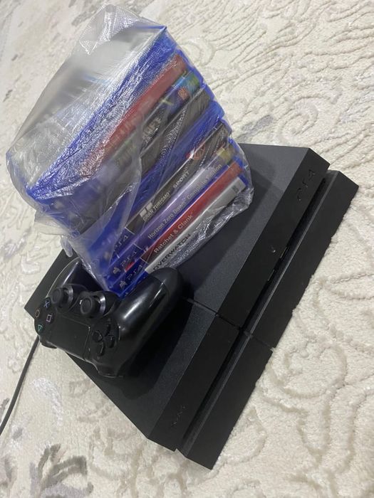 Продам Playstation 4