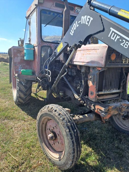 Tractor U650 cu incarcator frontal de vanzare