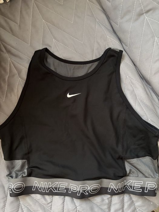 Потник Nike Pro.