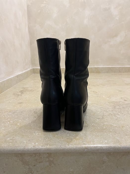 Боти на ток