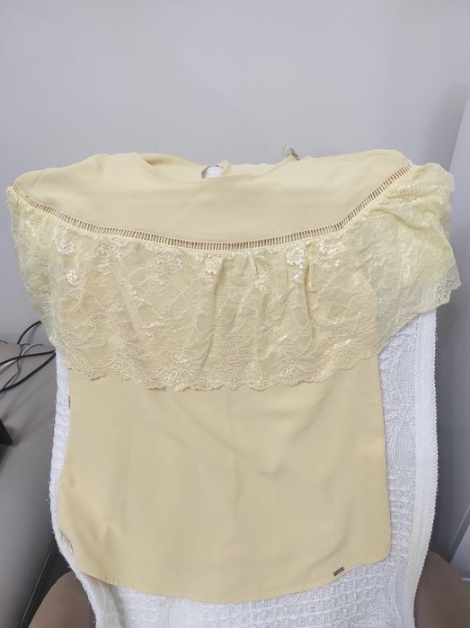 Дамски костюм официален и дамска блуза