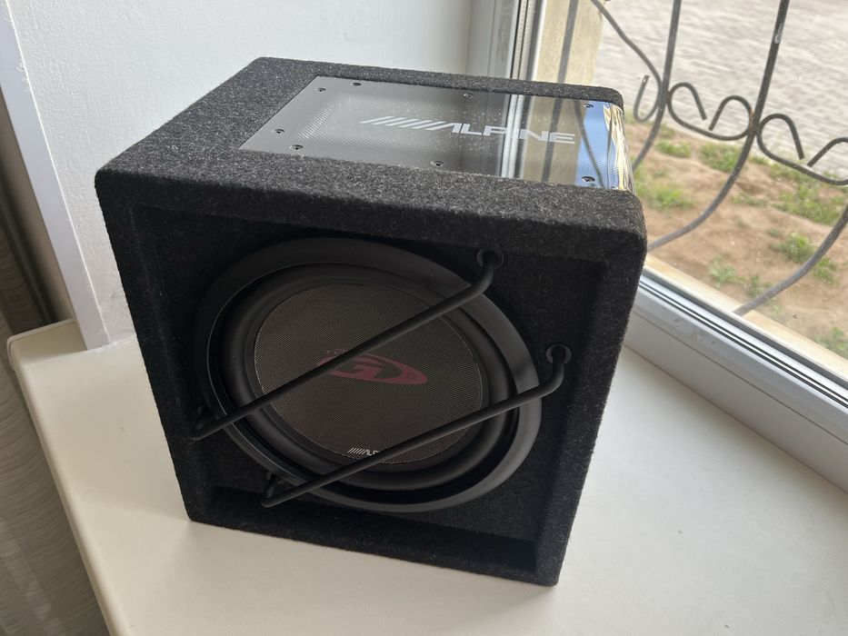 Сабвуфер Alpine SBG-844BR