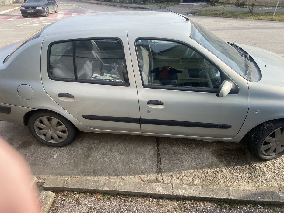 Vand renault clio !!!