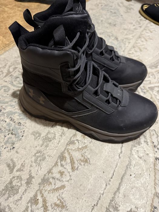 Ботинки от Under Armour срочно