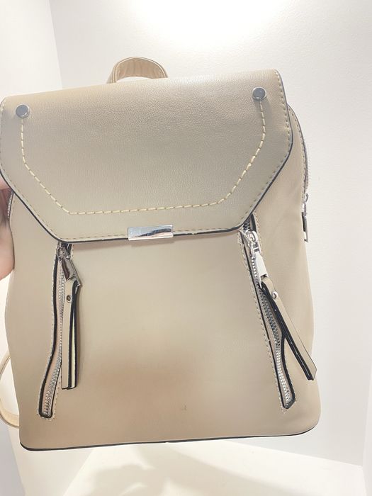 Женский бежевый рюкзак