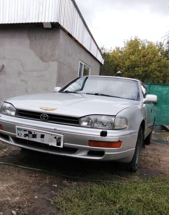 Машина Toyota camry