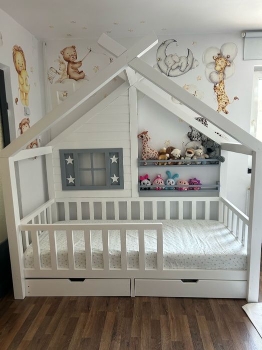 Vând pat casuta (montessori)