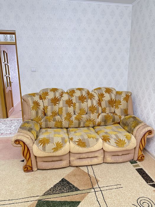 Продается диван в отличном состоянии.