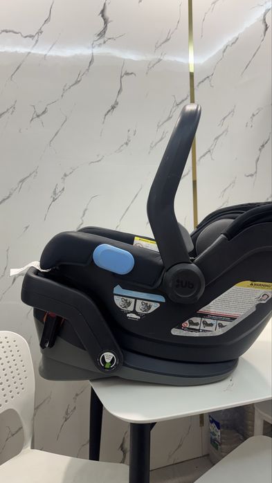 Авто кресло жуда зур