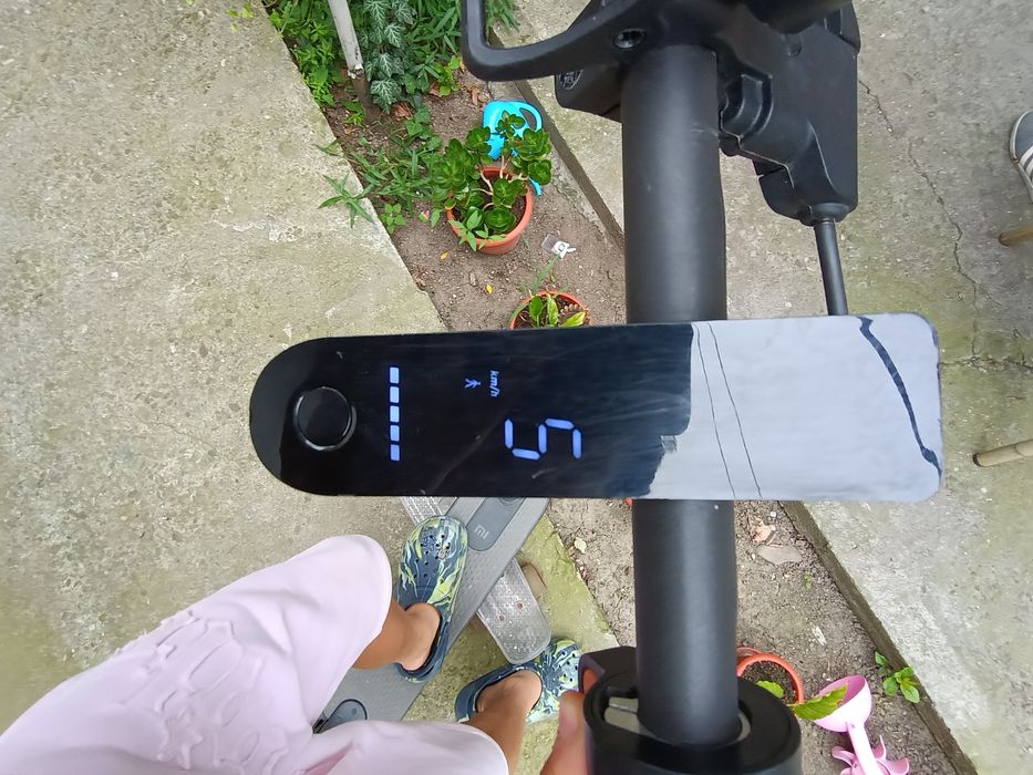 Trotineta electrica Xiaomi essential și BMX Decathlon