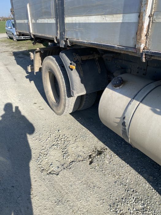 Vand Camion volvo  20 t/ basculabil/ bena cereale