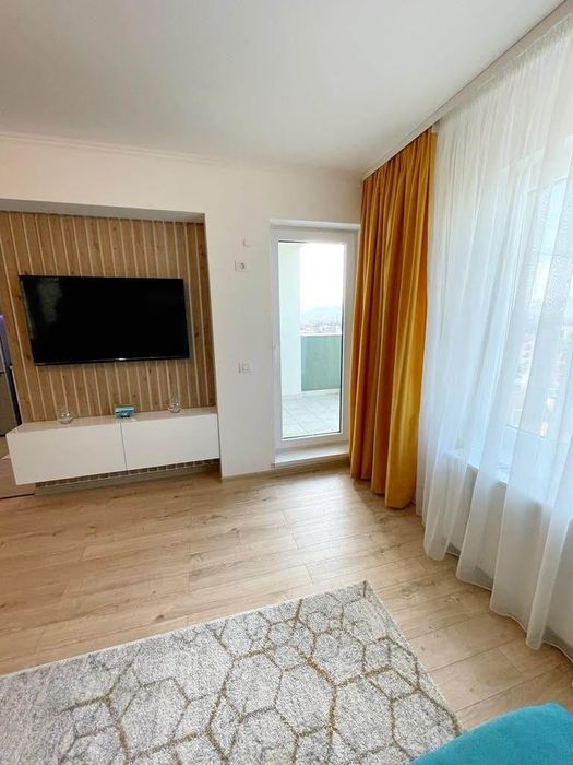 De inchiriat apartament 2 camere zona coresi,parcare,boxa!
