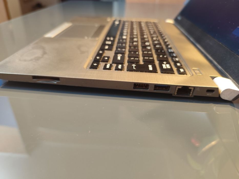 Laptop Toshiba Satellite  Z30-B-100 (Core i5, 8GB RAM, SSD) - Ultra ușor + Încărcător