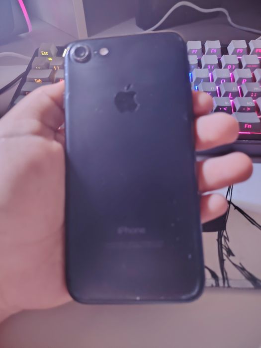 Продаётся iPhone 7