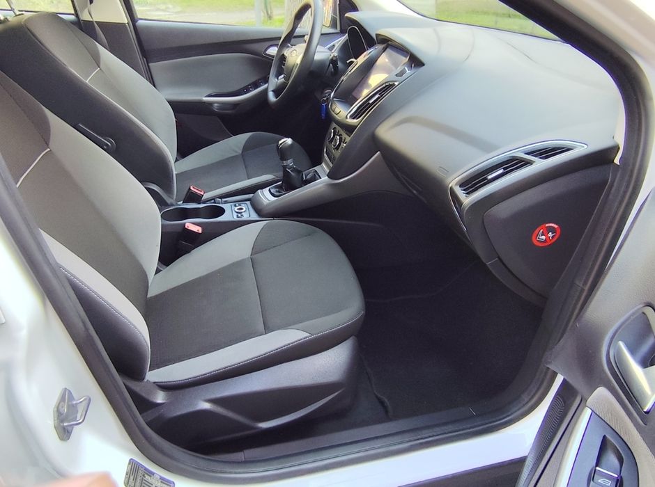 Ford Focus 1.6 benzină MPI, Navi, Cameră