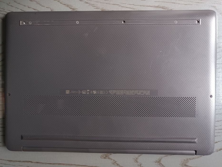 Ноутбук 15'6 200$