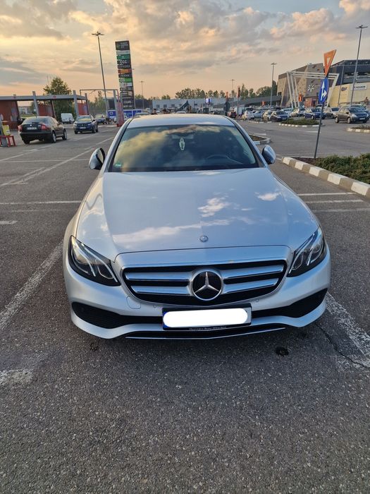 Mercedes-Benz E 220D