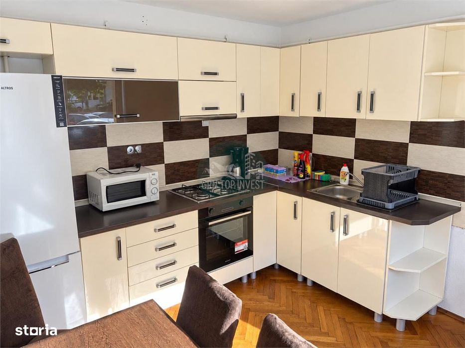 Apartament cu 3 camere si 2 bai in zona Centrala
