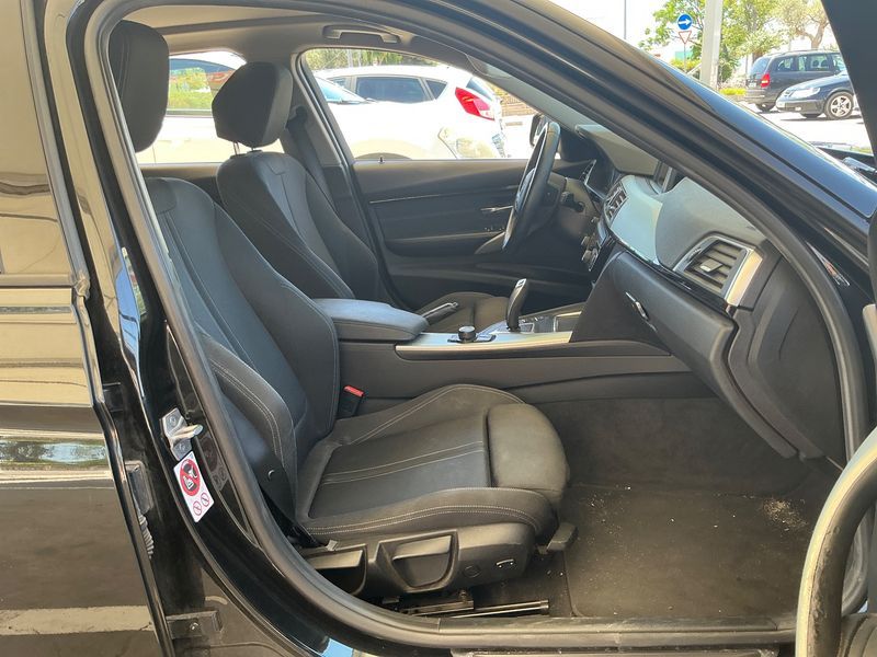BMW 3er 318d Sport Line 2016