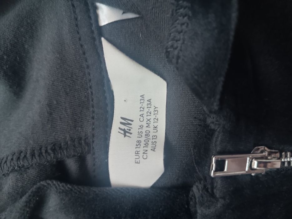 Trening fete, marca H&m, siglă Wicked
