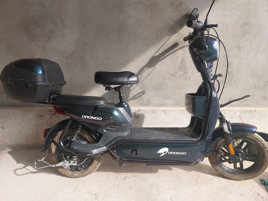 Скутер Drongo r-14