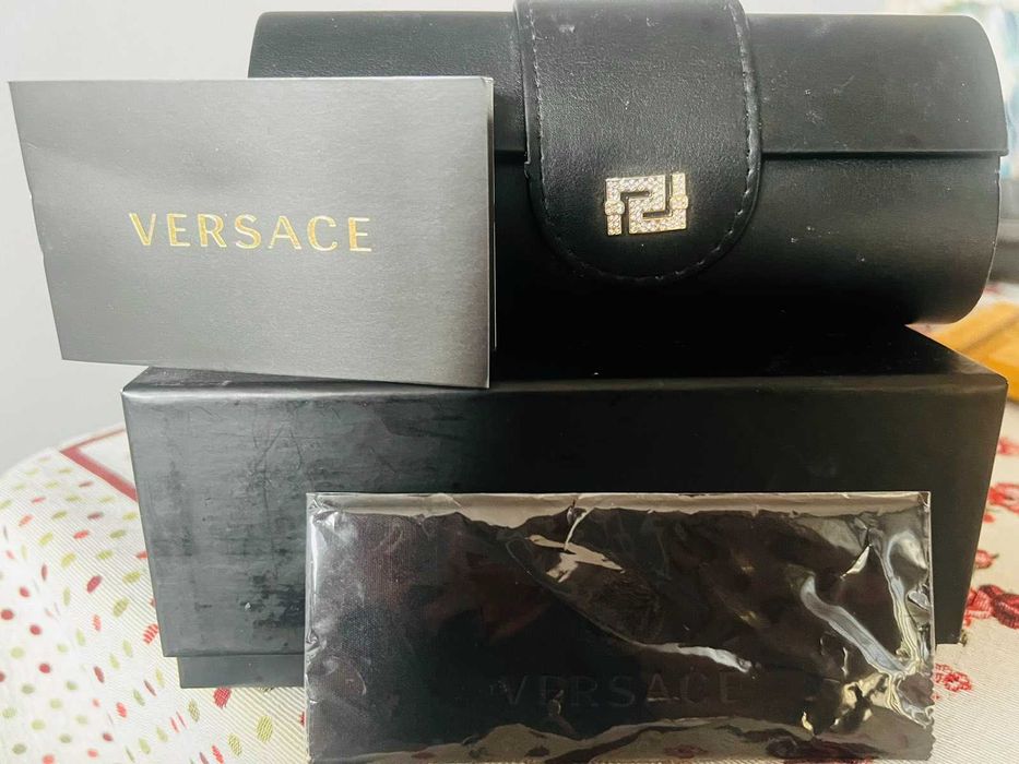 Кутии за очила, versace